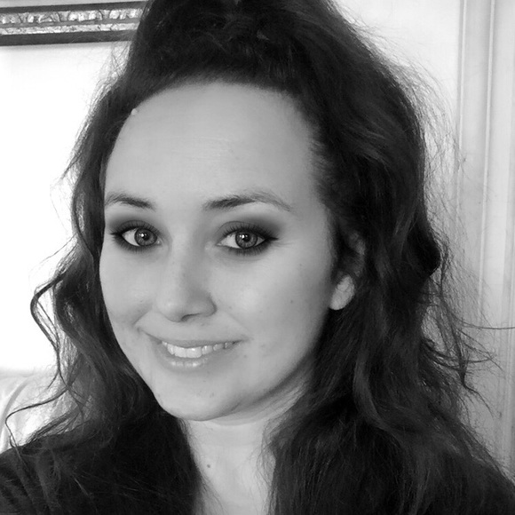 Meet your Posher, Melissa - Picture 2 of 2